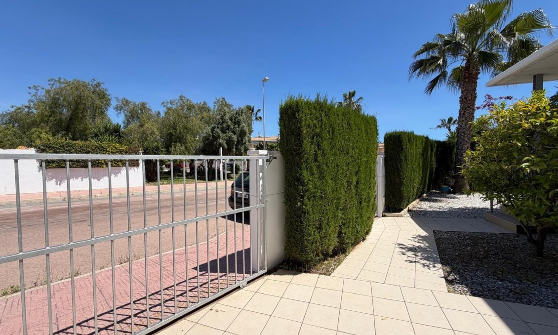 Használt Ingatlanok - Villa -
Ciudad Quesada - Dona Pepa