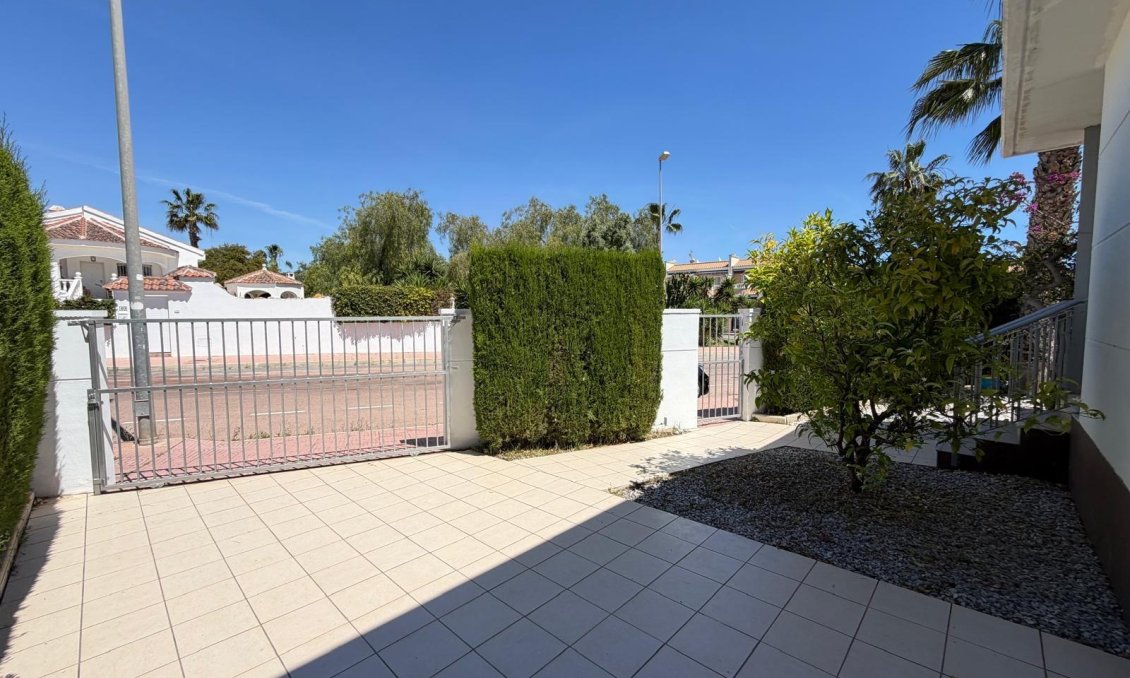 Használt Ingatlanok - Villa -
Ciudad Quesada - Dona Pepa