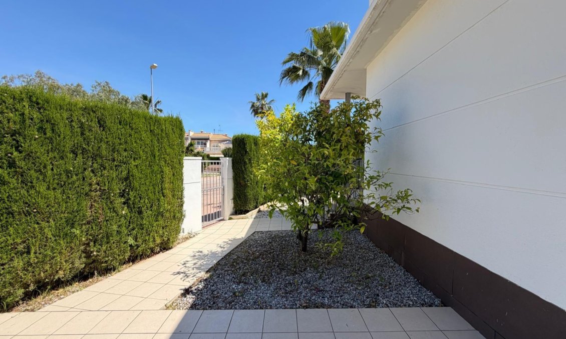 Használt Ingatlanok - Villa -
Ciudad Quesada - Dona Pepa