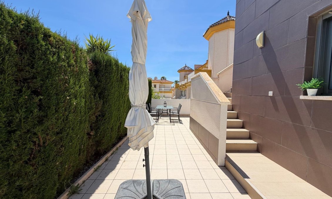 Használt Ingatlanok - Villa -
Ciudad Quesada - Dona Pepa