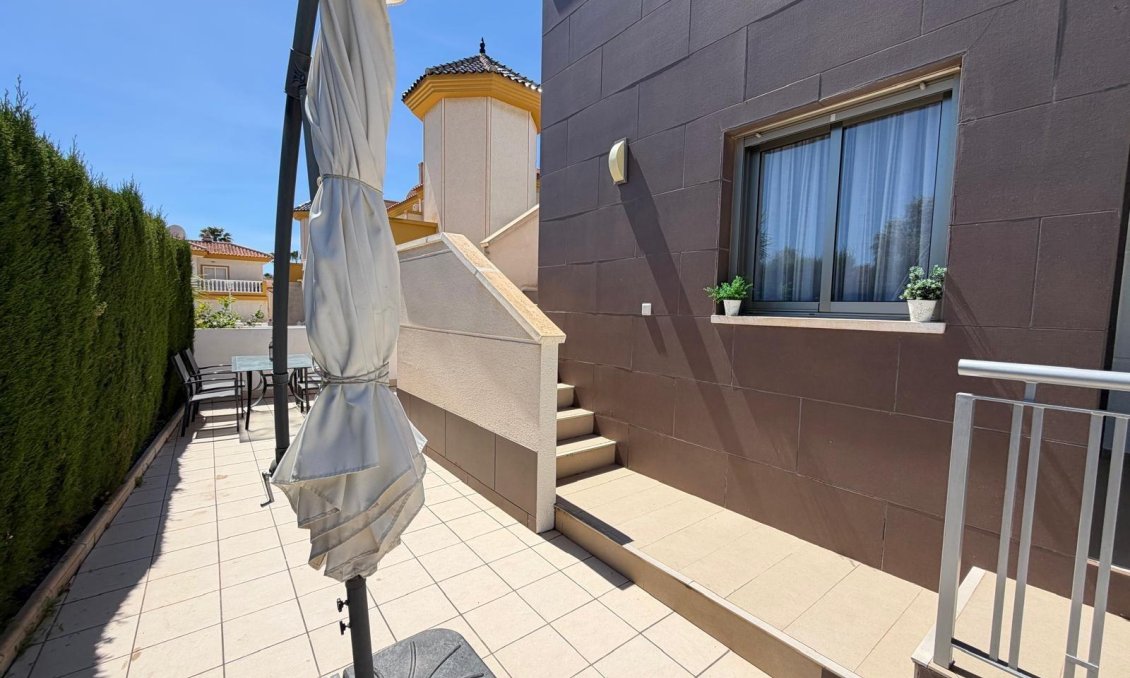 Használt Ingatlanok - Villa -
Ciudad Quesada - Dona Pepa