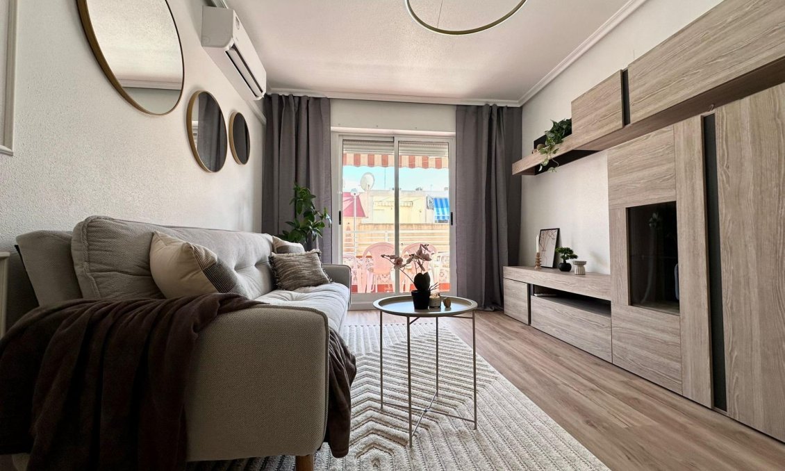 Segunda mano - Apartamento -
Torrevieja - Habaneras