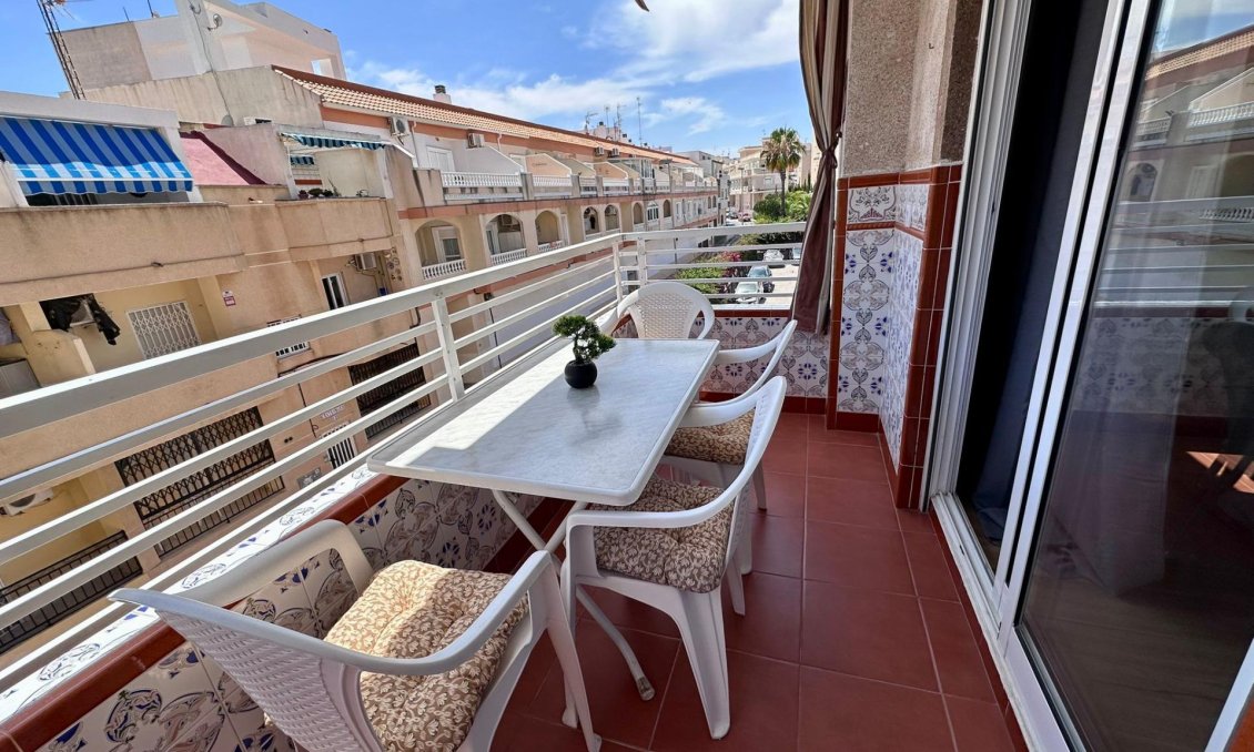 Segunda mano - Apartamento -
Torrevieja - Habaneras
