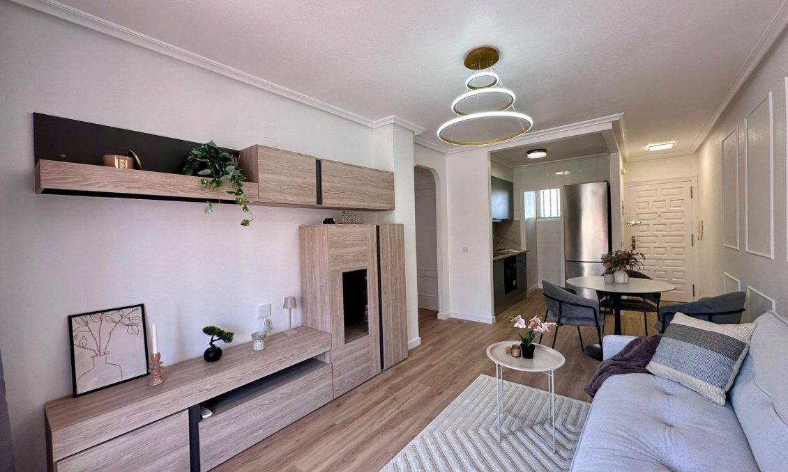 Segunda mano - Apartamento -
Torrevieja - Habaneras