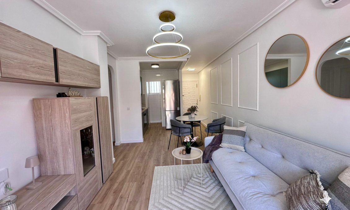 Segunda mano - Apartamento -
Torrevieja - Habaneras