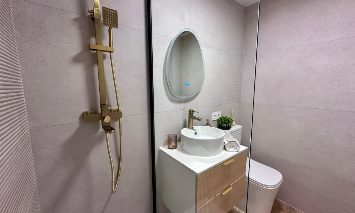 Segunda mano - Apartamento -
Torrevieja - Habaneras