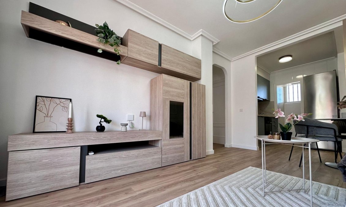 Segunda mano - Apartamento -
Torrevieja - Habaneras