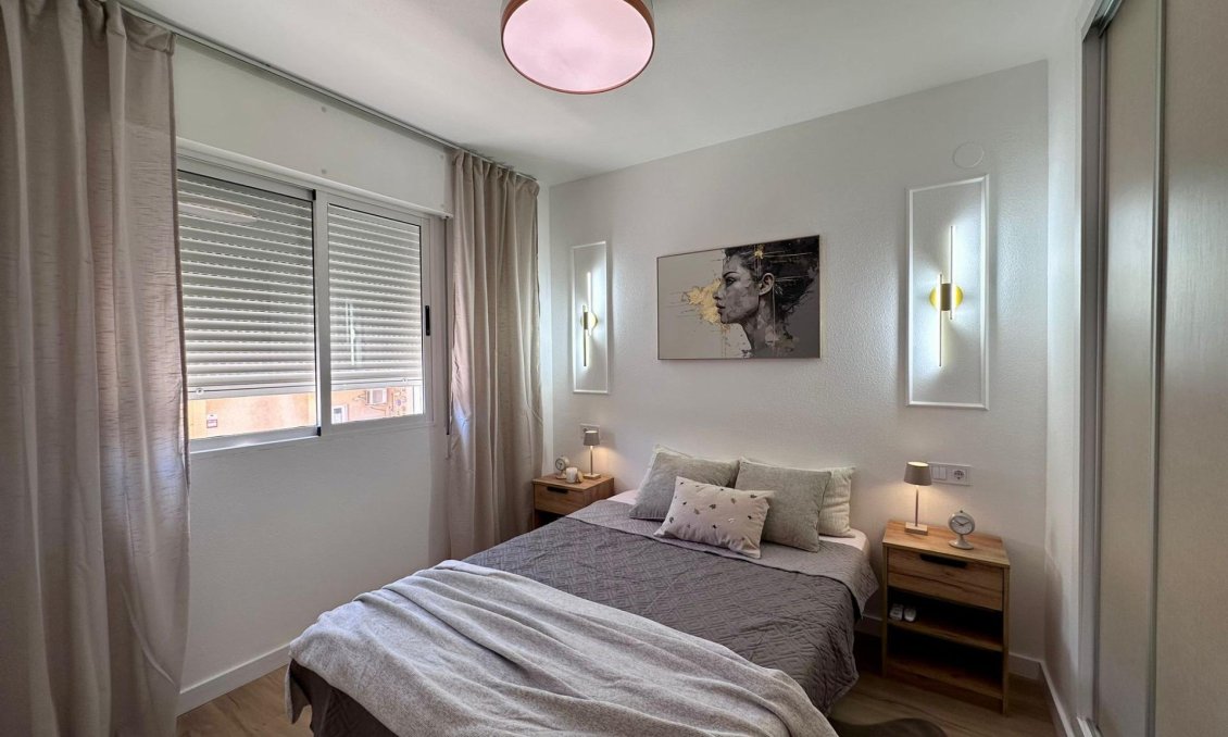 Segunda mano - Apartamento -
Torrevieja - Habaneras