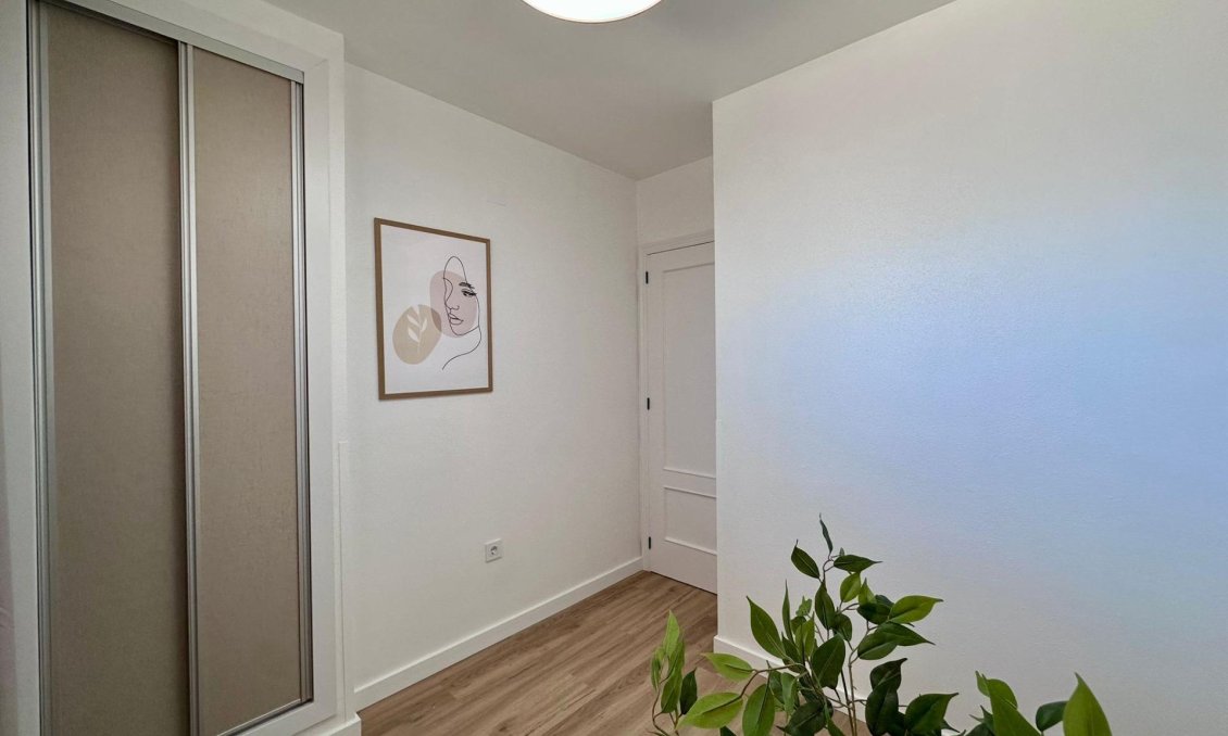 Segunda mano - Apartamento -
Torrevieja - Habaneras