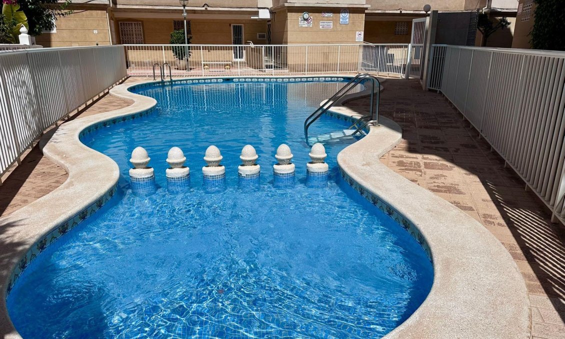 Segunda mano - Apartamento -
Torrevieja - Habaneras