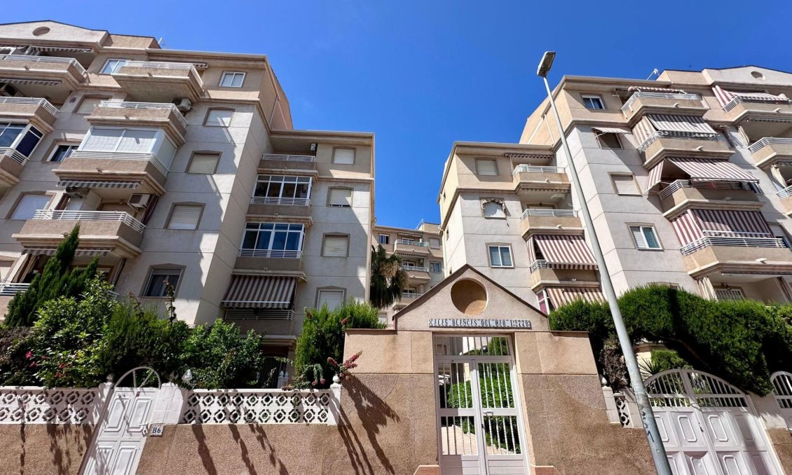 Segunda mano - Apartamento -
Torrevieja - Habaneras