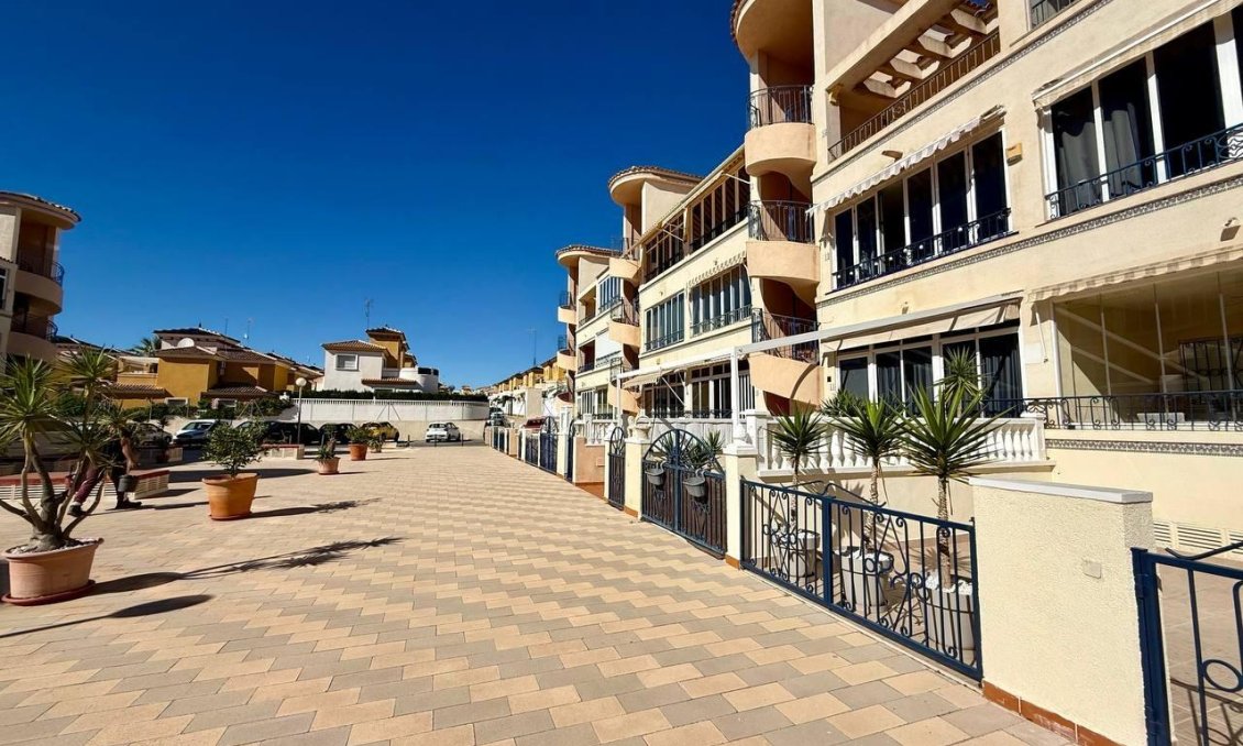 Resale - Apartment -
Orihuela - Los Balcones Y Los Altos