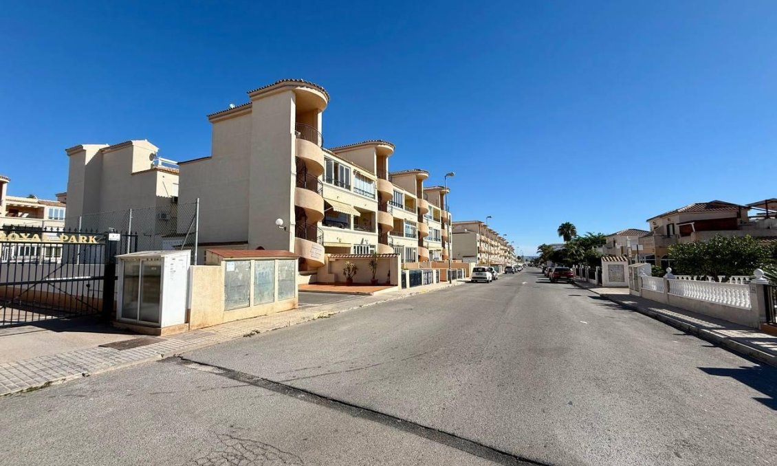 Resale - Apartment -
Orihuela - Los Balcones Y Los Altos