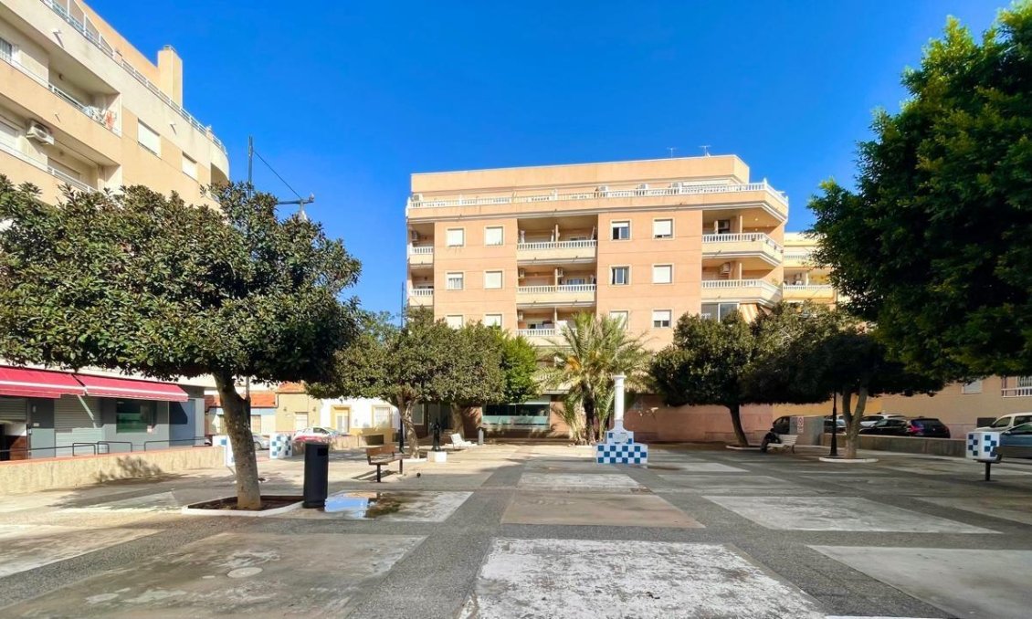 Segunda mano - Apartamento -
Torrevieja - Centro