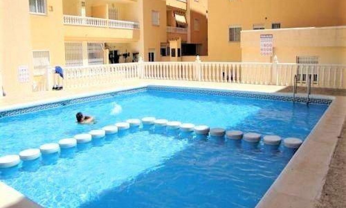 Segunda mano - Apartamento -
Torrevieja - Centro
