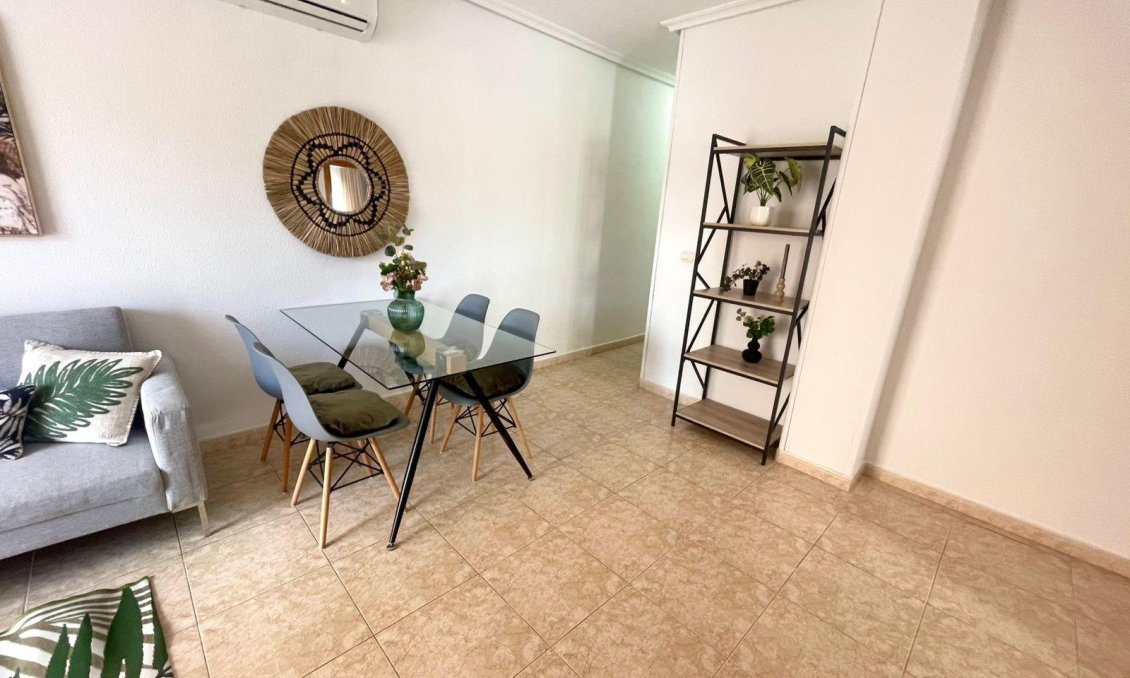Segunda mano - Apartamento -
Torrevieja - Centro