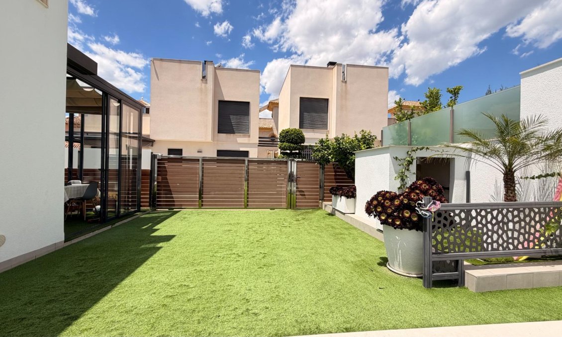 Resale - Villa -
Torrevieja - Aguas Nuevas