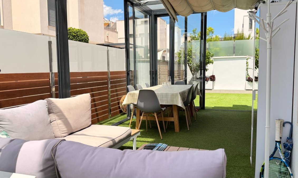 Resale - Villa -
Torrevieja - Aguas Nuevas