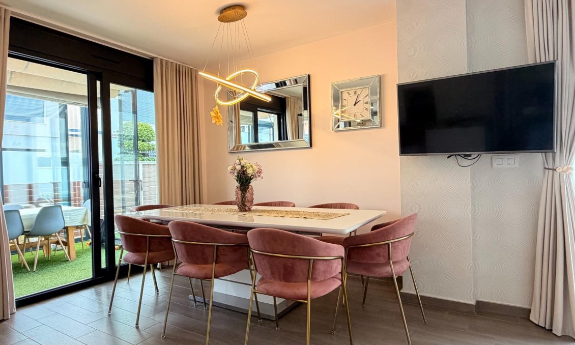 Resale - Villa -
Torrevieja - Aguas Nuevas