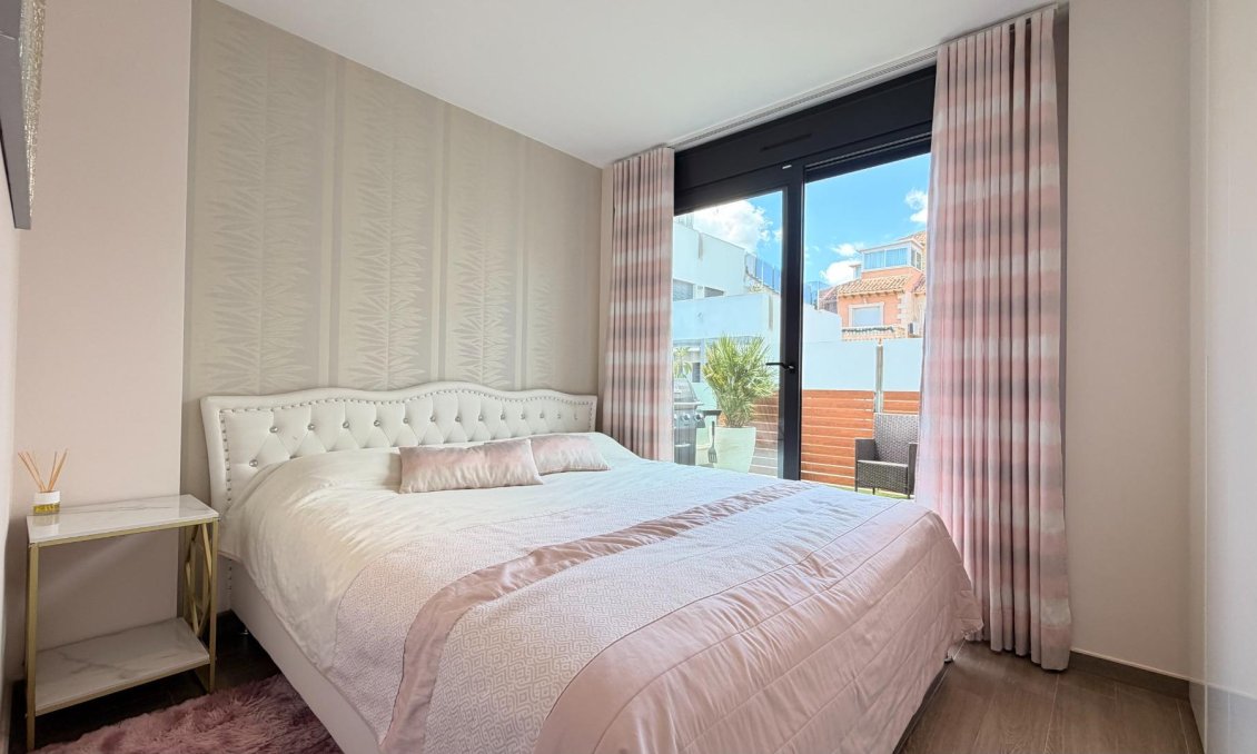 Resale - Villa -
Torrevieja - Aguas Nuevas