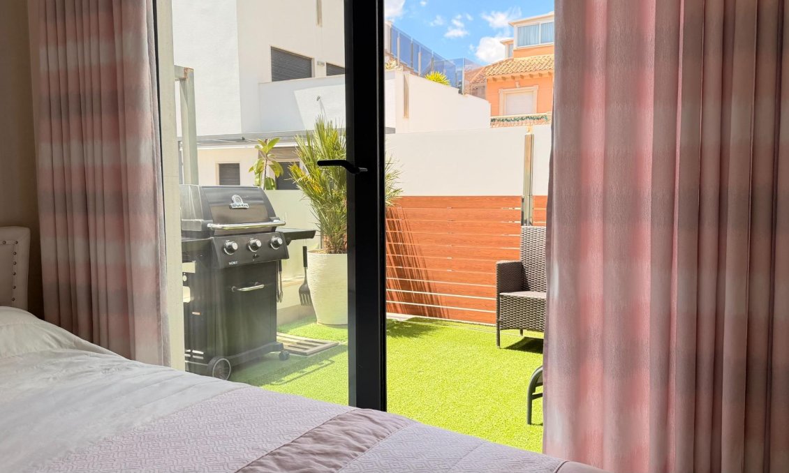 Resale - Villa -
Torrevieja - Aguas Nuevas