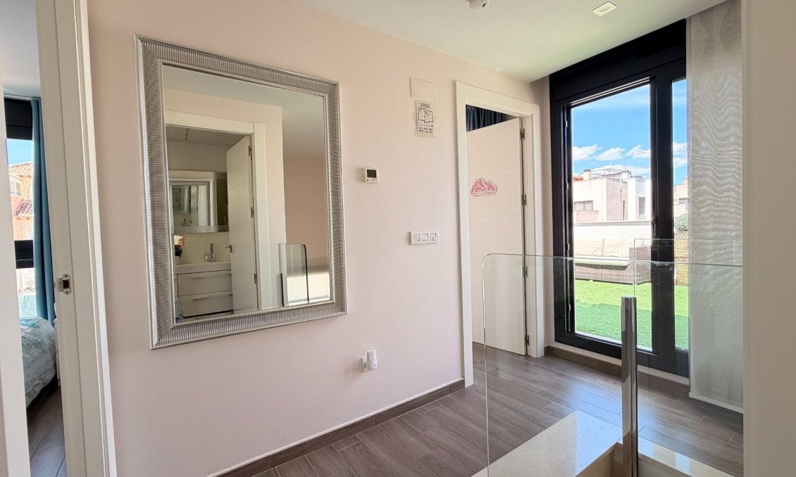 Resale - Villa -
Torrevieja - Aguas Nuevas