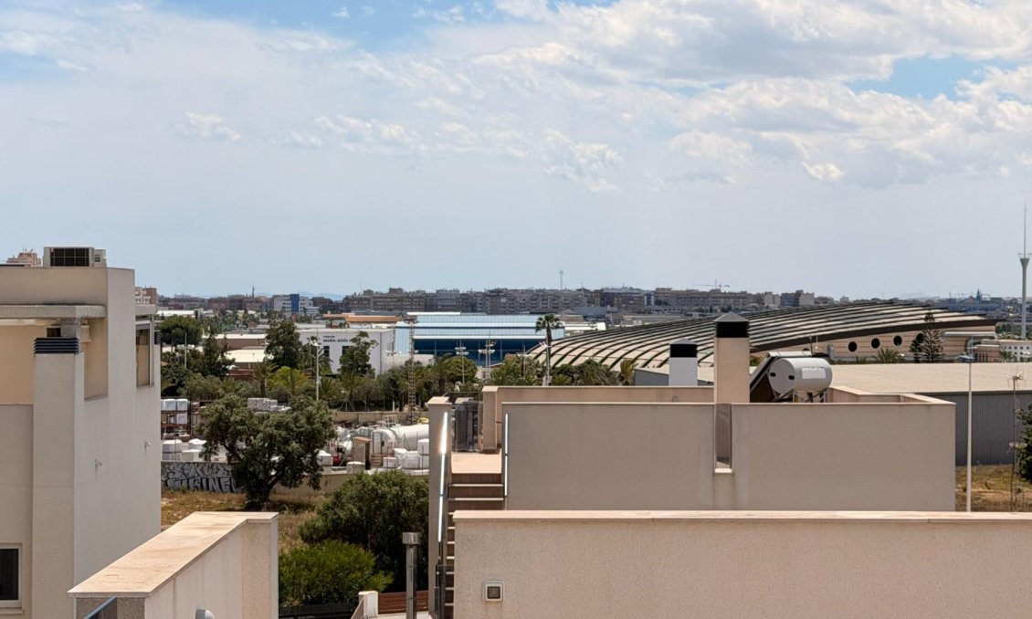 Resale - Villa -
Torrevieja - Aguas Nuevas