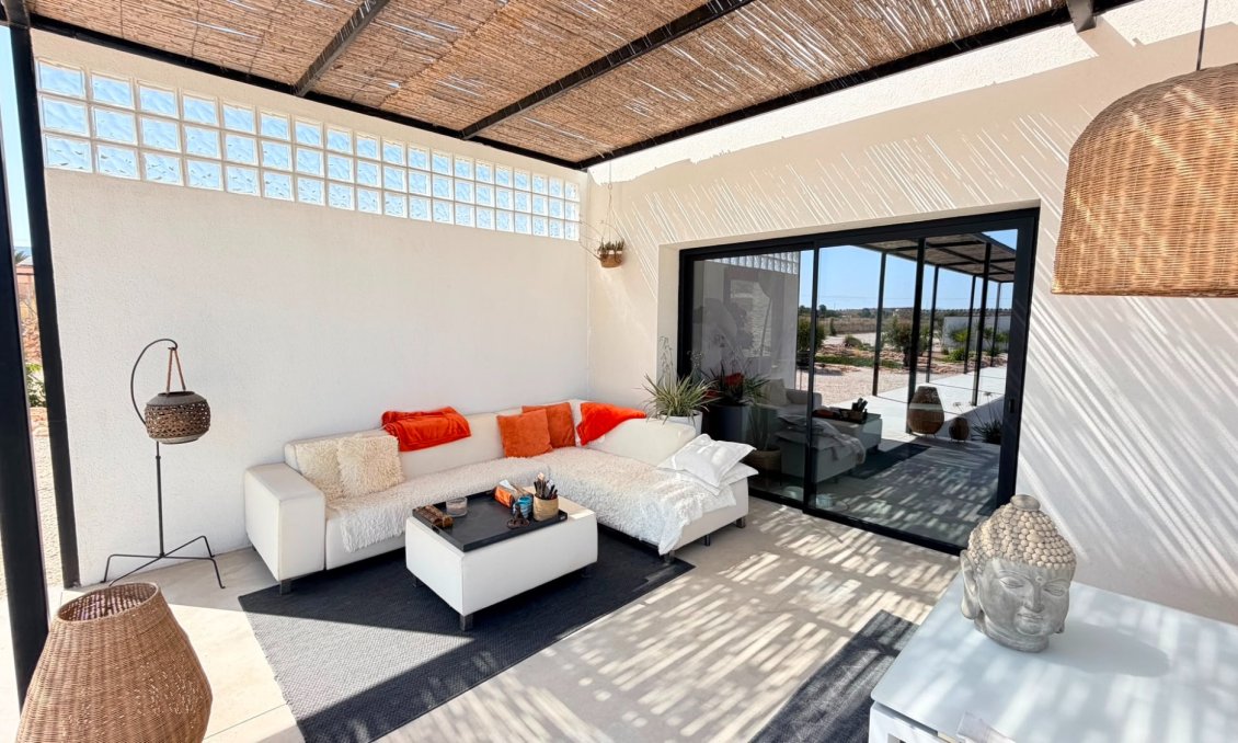 Resale - Villa -
Pinoso - Inland