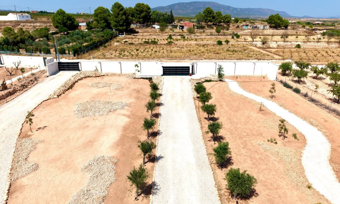 Resale - Villa -
Pinoso - Inland