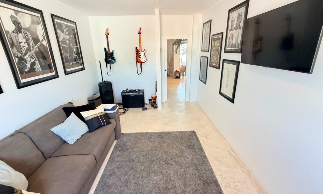 Resale - Villa -
Pinoso - Inland