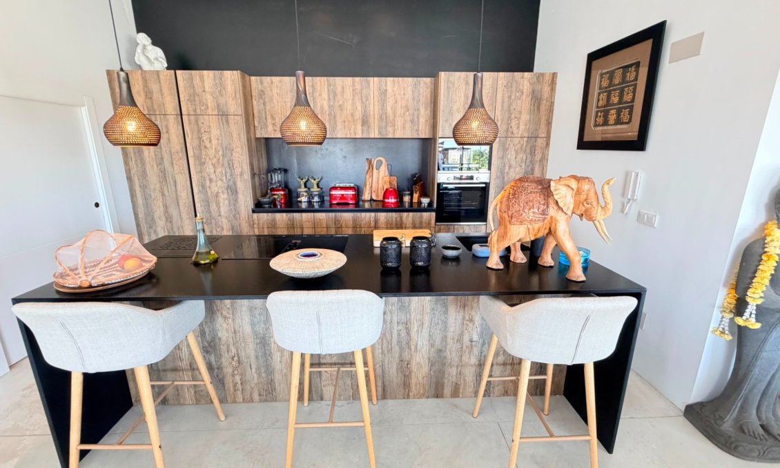 Resale - Villa -
Pinoso - Inland