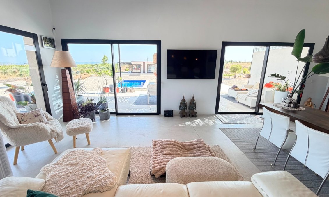Resale - Villa -
Pinoso - Inland