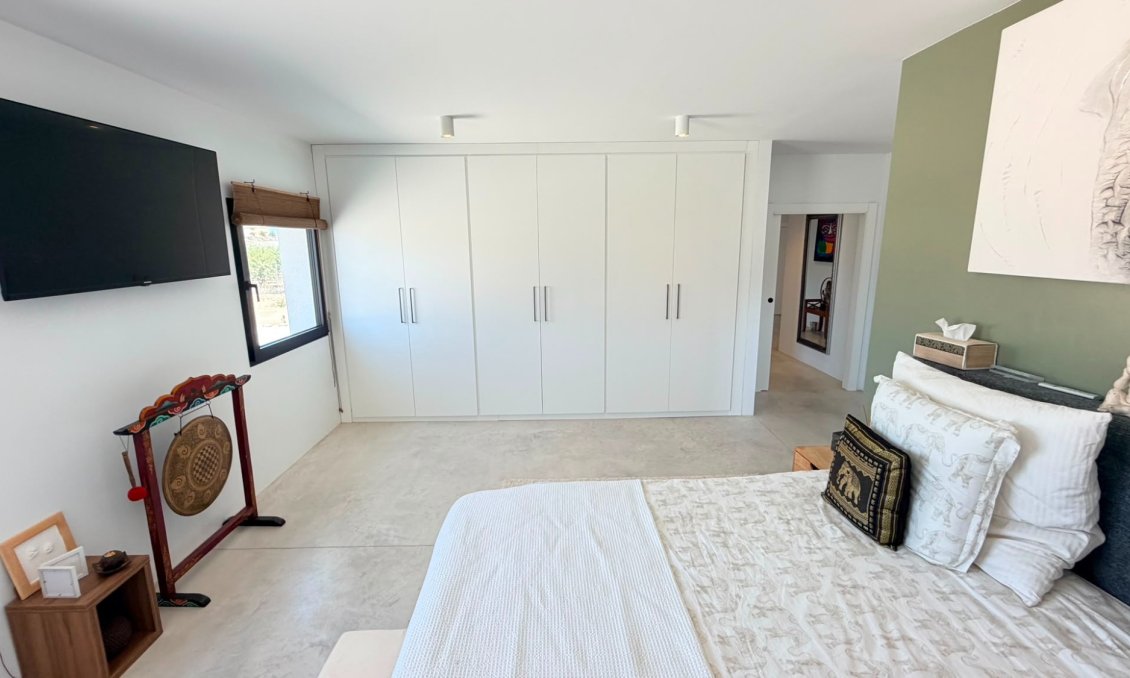 Resale - Villa -
Pinoso - Inland
