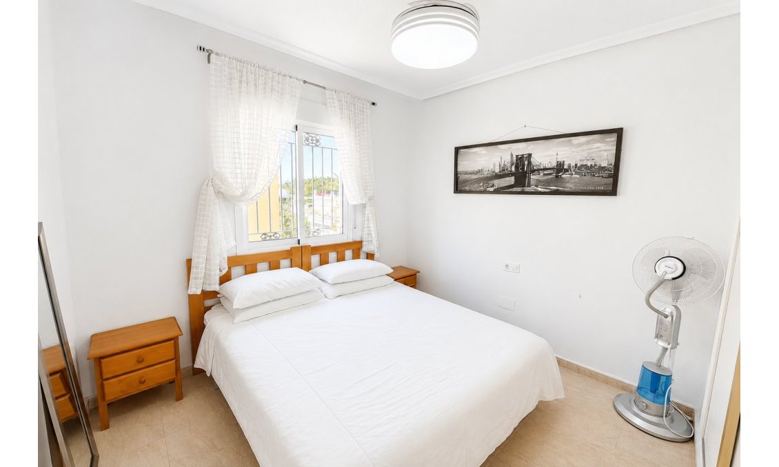 Használt Ingatlanok - Sorház -
Campoamor - Costa Blanca