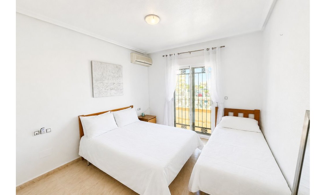 Használt Ingatlanok - Sorház -
Campoamor - Costa Blanca