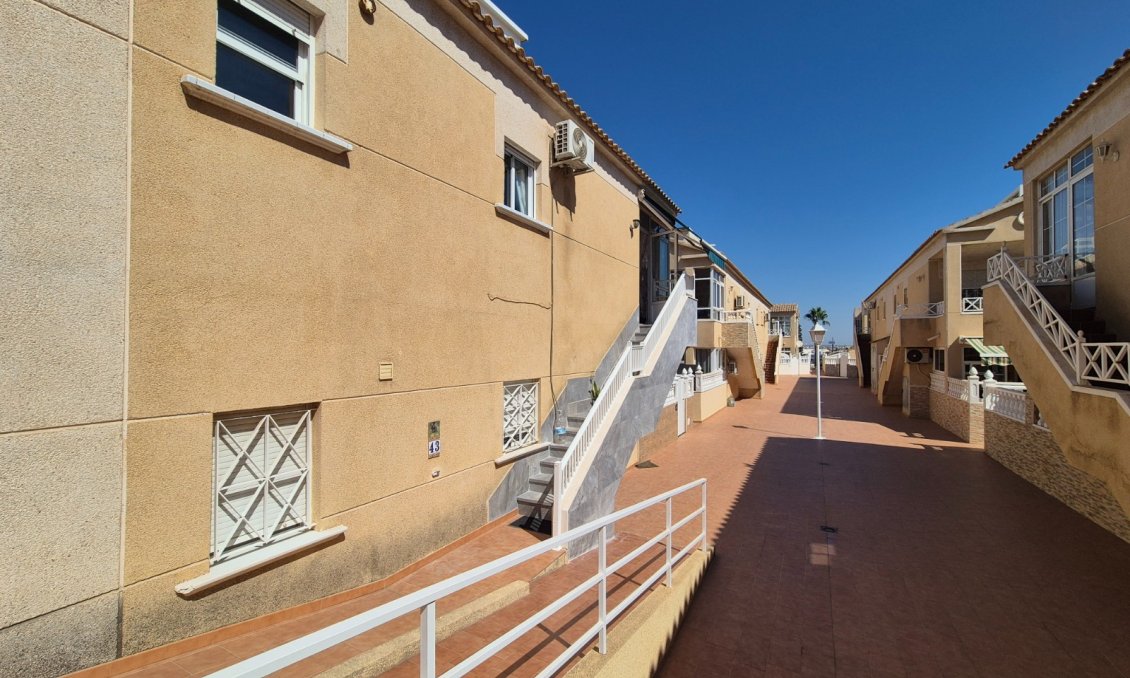 Segunda mano - Bungalow -
Torrevieja - Costa Blanca