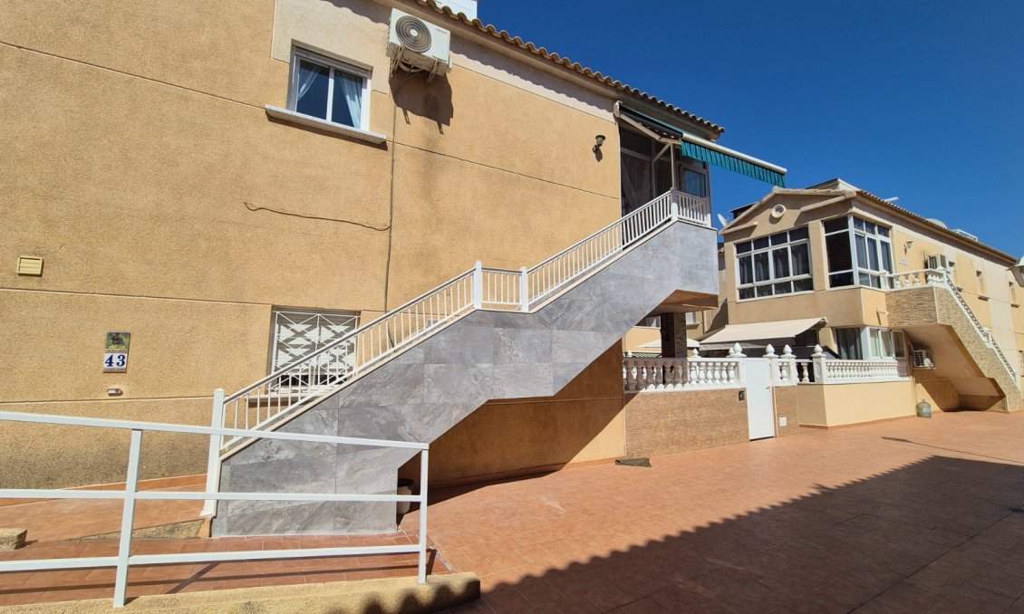 Segunda mano - Bungalow -
Torrevieja - Costa Blanca