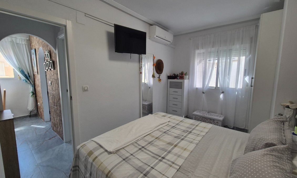 Segunda mano - Bungalow -
Torrevieja - Costa Blanca