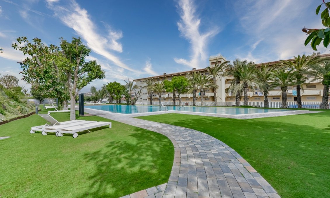 Resale - Apartment -
Alfas del Pí - Albir