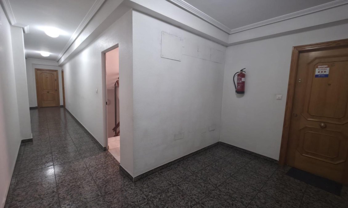 Resale - Apartment -
Torrevieja - Acequion