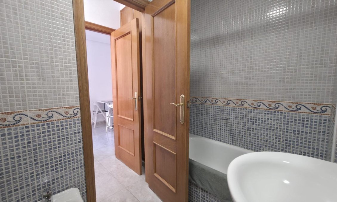 Resale - Apartment -
Torrevieja - Playa de los Locos