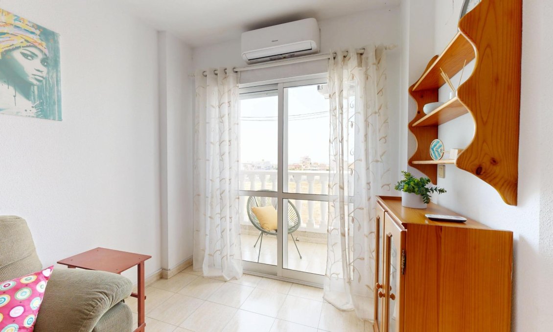 Resale - Apartment -
Torrevieja - Estacion De Autobuses