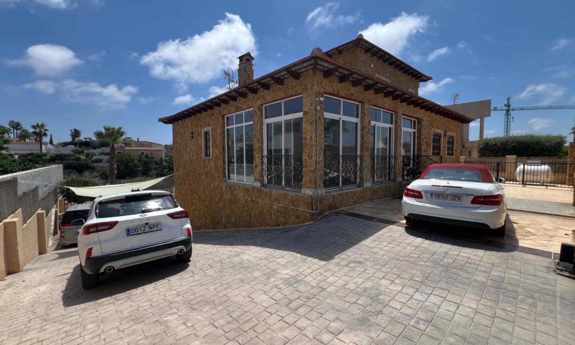 Resale - Villa -
San Fulgencio - Costa Blanca