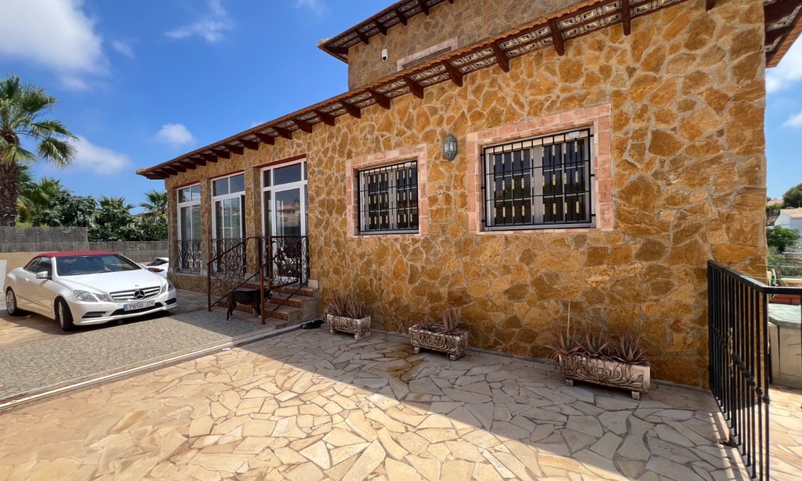 Resale - Villa -
San Fulgencio - Costa Blanca