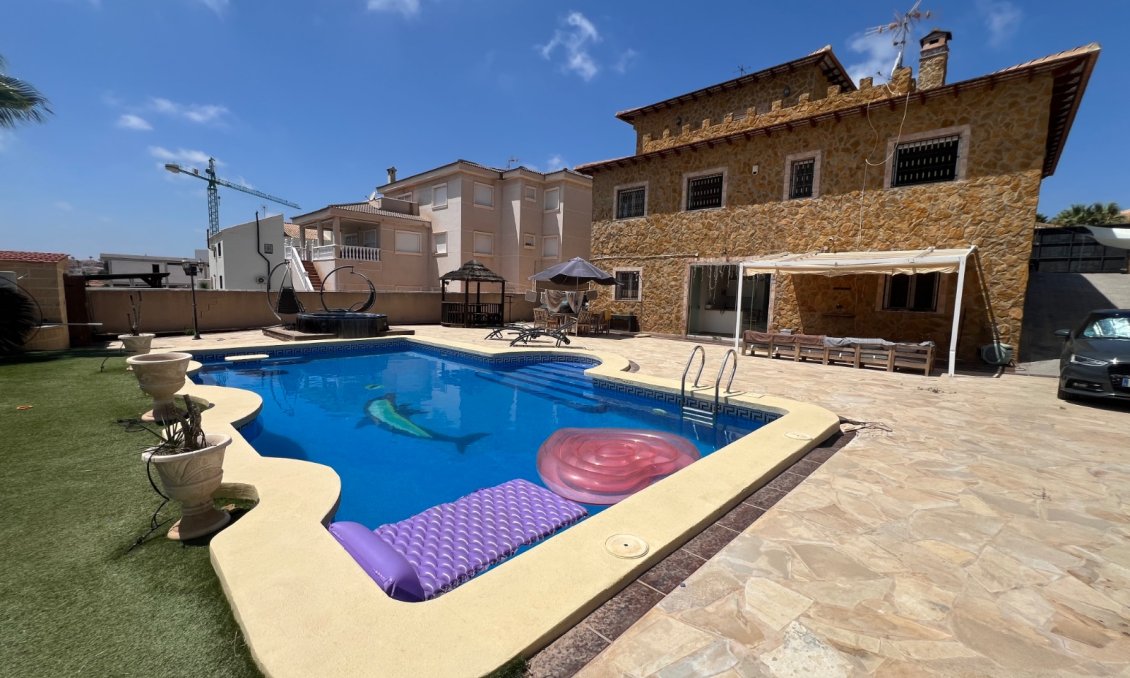 Resale - Villa -
San Fulgencio - Costa Blanca