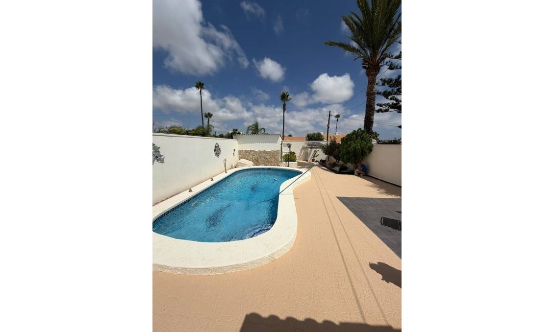 Használt Ingatlanok - Villa -
Cabo Roig - Costa Blanca