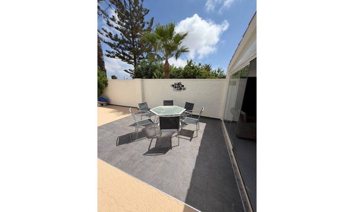 Használt Ingatlanok - Villa -
Cabo Roig - Costa Blanca
