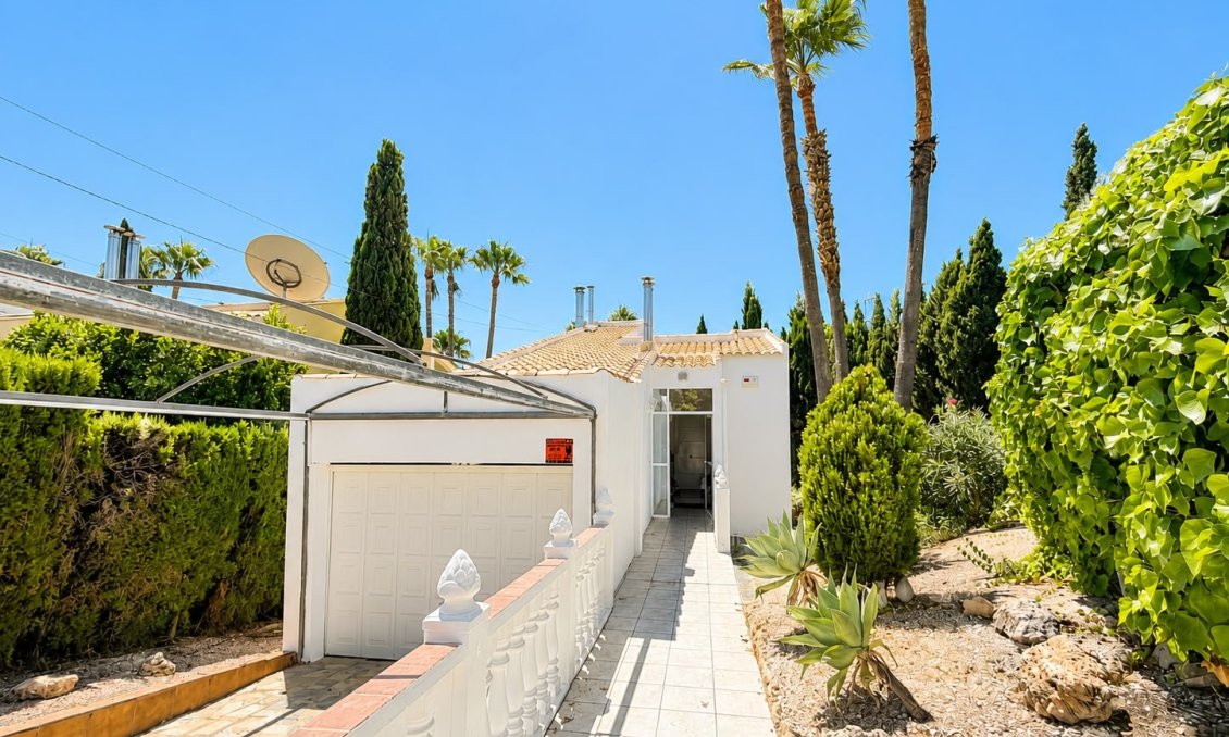 Használt Ingatlanok - Villa -
Villamartin - Costa Blanca