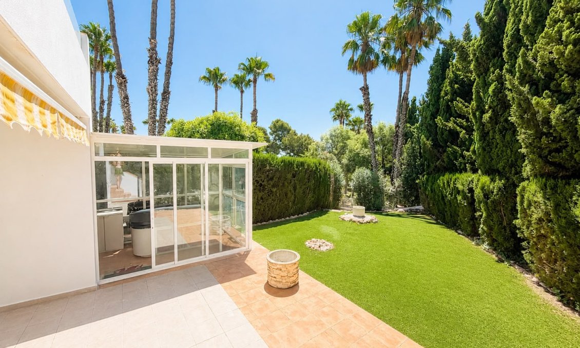 Használt Ingatlanok - Villa -
Villamartin - Costa Blanca