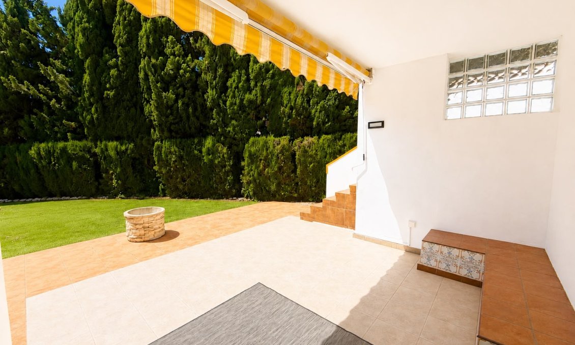 Használt Ingatlanok - Villa -
Villamartin - Costa Blanca